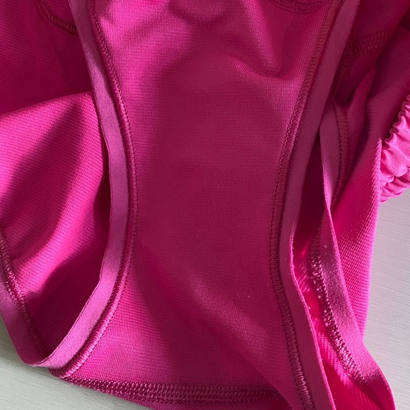 New lululemon athletica Women's hot  Pink 2.5 hotty Athletic Shorts sonic pink - Picture 5 of 8